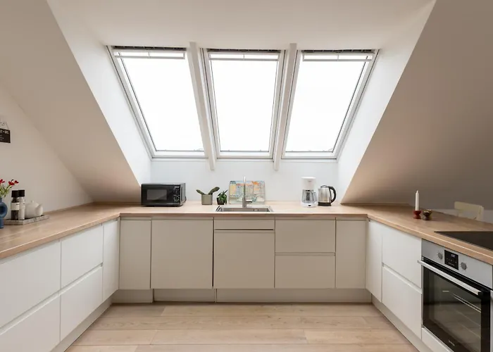 Sunlit Loft In Valby With Parking For 8 コペンハーゲン