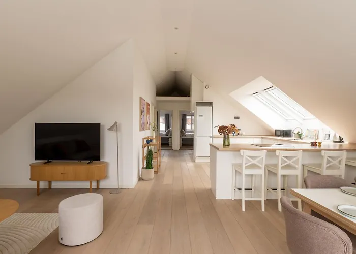 Sunlit Loft In Valby With Parking For 8 *