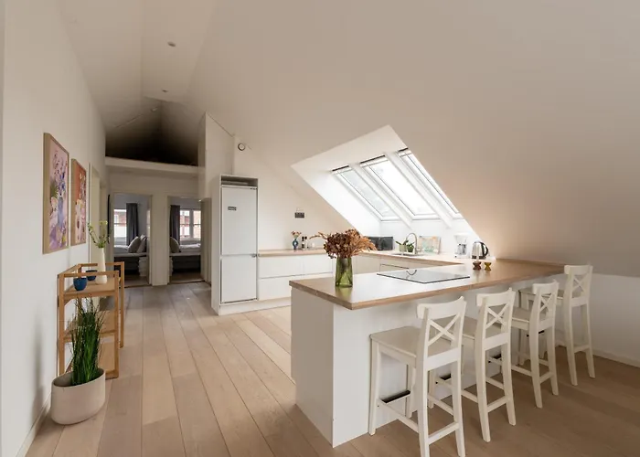 Sunlit Loft In Valby With Parking For 8
