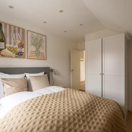 Apartamento Sunlit Loft In Valby With Parking For 8